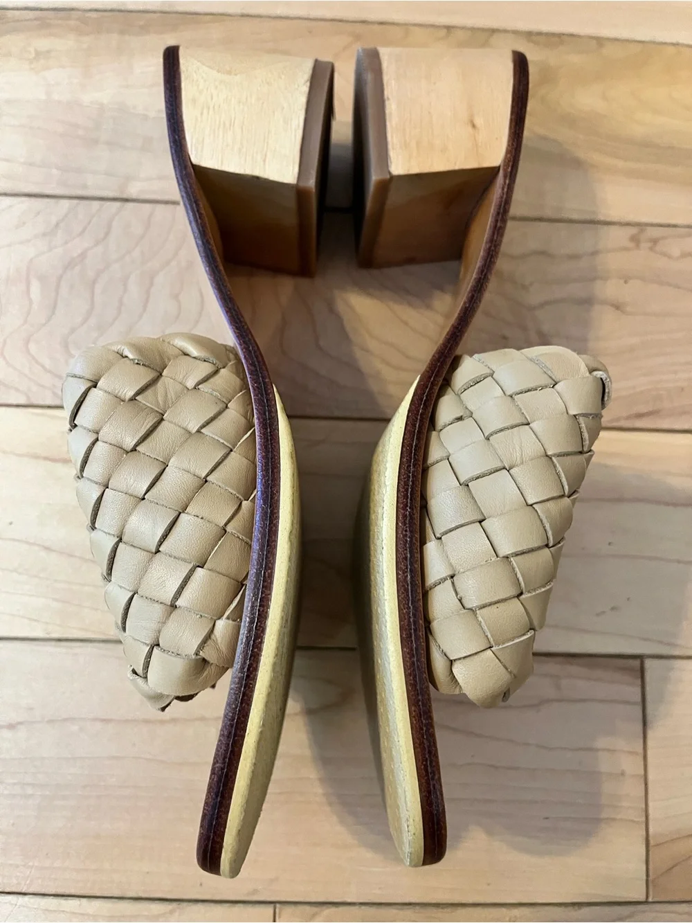 Liberté Santorini Woven Mule Heeled Sandals in Cream Leather Wood size 9